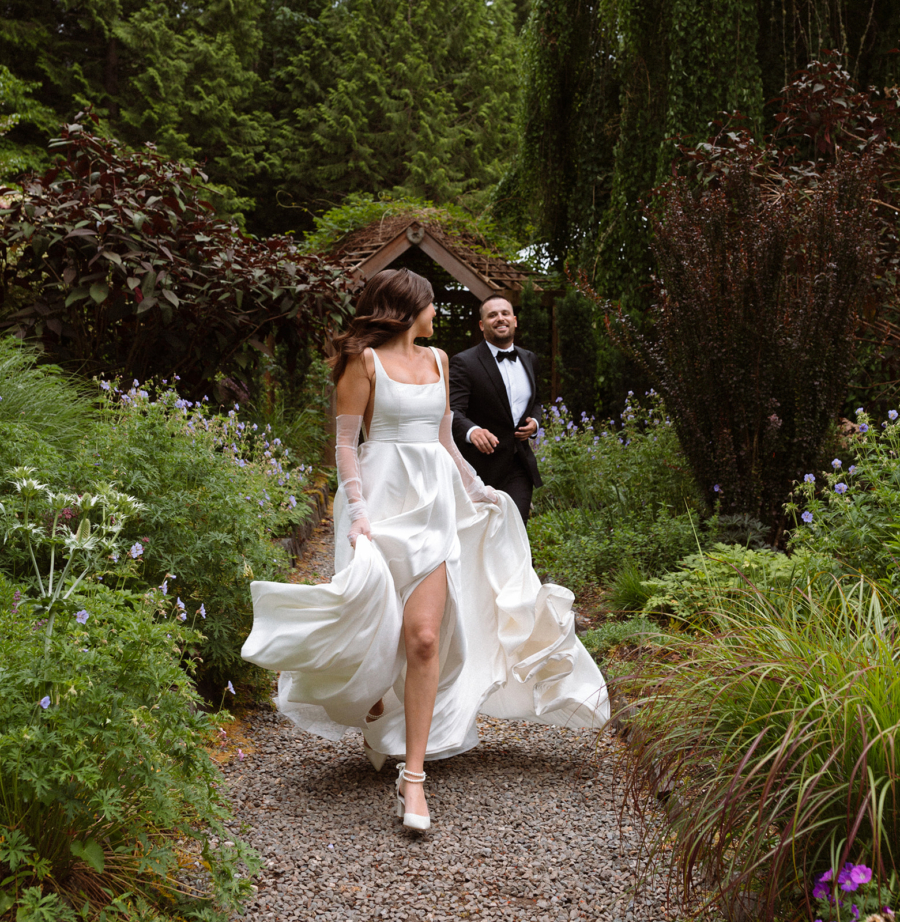 Intimate Garden Micro Wedding in Washington