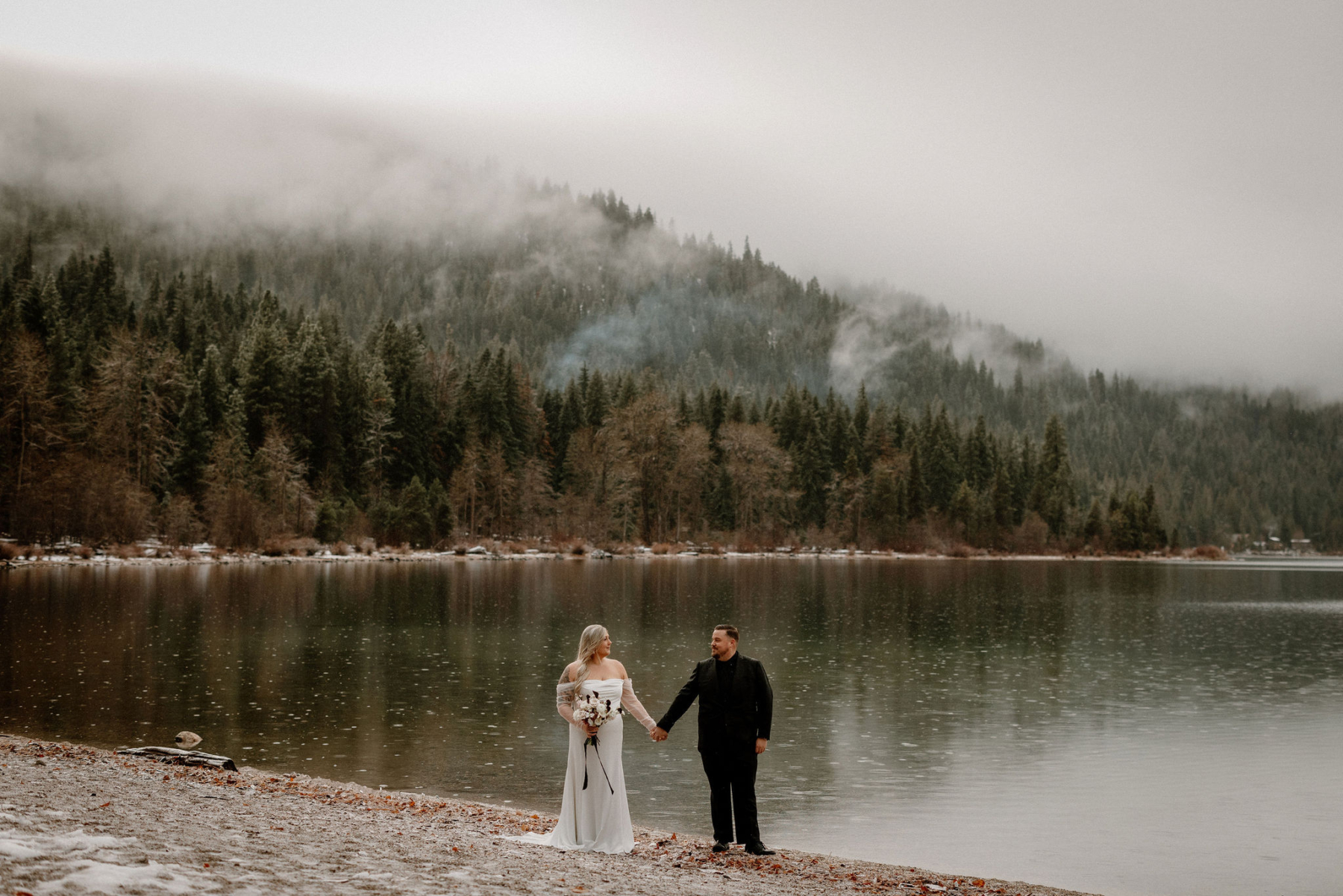 Leavenworth Winter Wedding with D & L